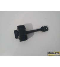 Limitador Da Porta Tras/esq Bmw 320i 2011