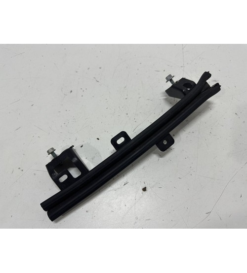 Canaleta Da Porta Tras/esq Gm Equinox Premier 2022