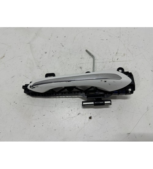 Maçaneta Ext. Da Porta Tras/dir Gm Onix Pr2 Hatch 2024