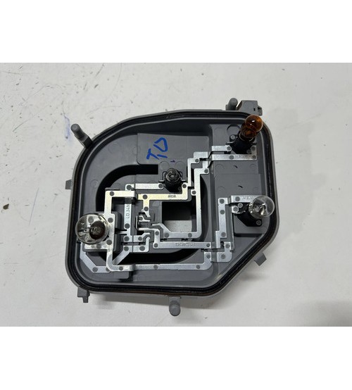 Circuito Impresso Lanterna Tras/dir Vw Polo Hl 2023 Direito/passageiro Preto