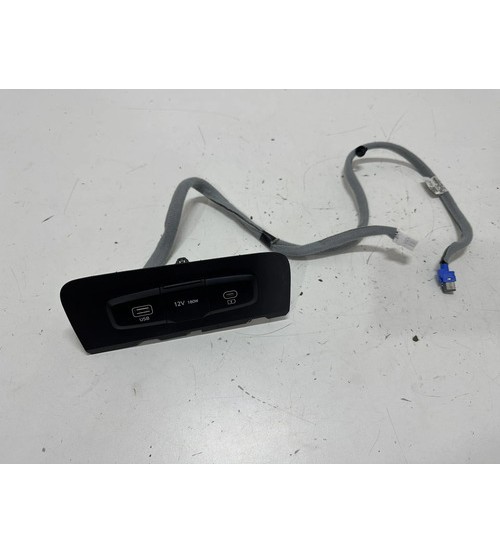 Plug Usb 12v Hyundai Creta Platinum 2025